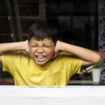 Bagaimana Mendidik Anak Autis? Ini Caranya