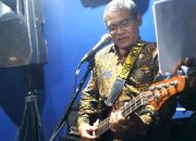 Profesor Muchlas, Rektor yang Jago Main Gitar dan Bikin Kampus jadi Hijau