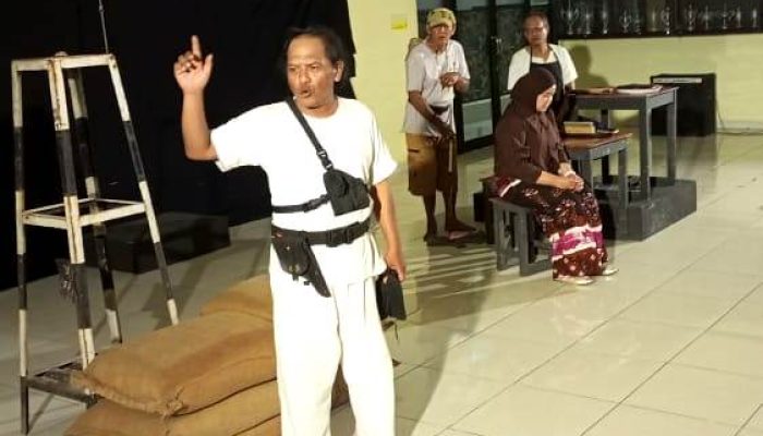 Teater Jogja Manggung, Pentaskan Saksi Mata dan Telinga Karya Seno Gumira