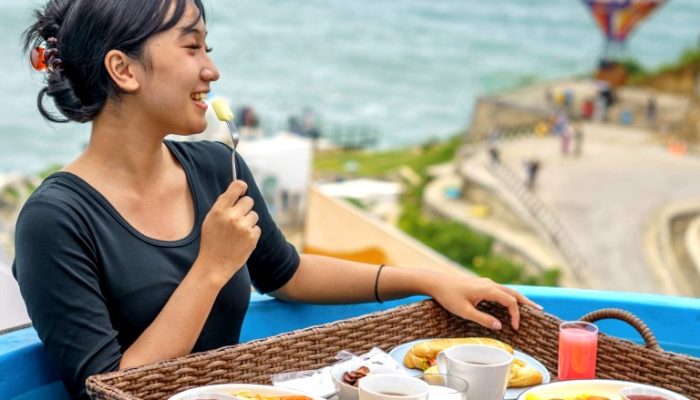 Dari HeHa Ocean View, Memandang Samudera Hindia di Depan Mata