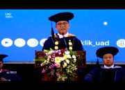 UAD Wisuda 2.130 Lulusan, Rektor Muchlas Ingatkan Persaingan Dunia Kerja Makin Terbuka