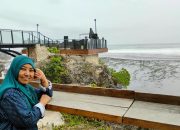 On The Rock, Spot Bebatuan yang Tak Pernah Sepi Pengunjung
