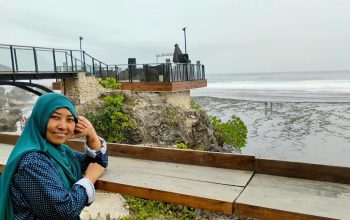 On The Rock, Spot Bebatuan yang Tak Pernah Sepi Pengunjung